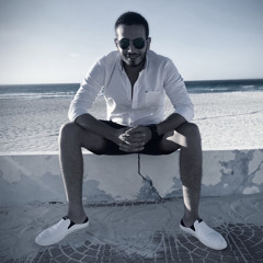 mina mounir top