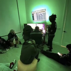 EjStaygeekin🕺💯