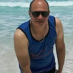 ايمن هد هد