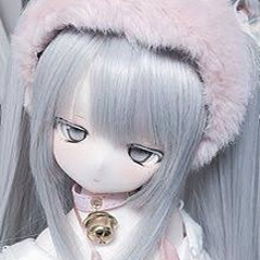 ‪(⊃^-^)⊃♡‬