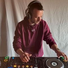 dj set hard techno