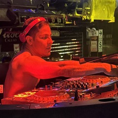 WHO VS EL MUNDO ENTERO - (PERCY DELICIOUS & DIMITRIS SIN PVT) GRATIS