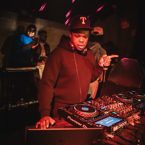 DJ TEESHOW artist photo