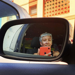 La dama ya no se esconde