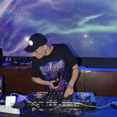 DJ danzyrn