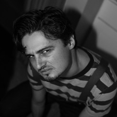 Mr. Max