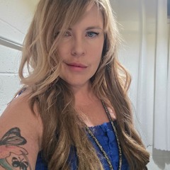 Lizzie Blu