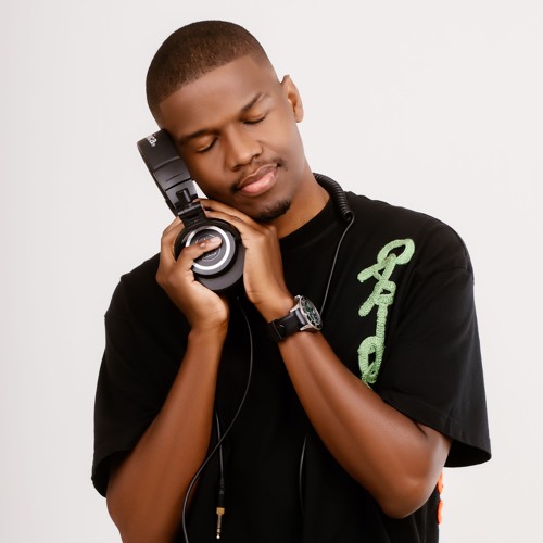 CARLOS MONSTA artist photo