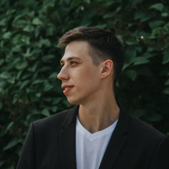Динис Акунаев