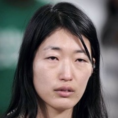 ︎