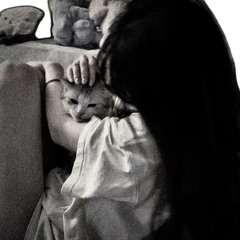 Millylovesdilly>.<