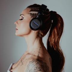 AYRA. DJ