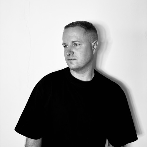 STES8410 — artist photo