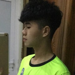 có mấy thằng đàn ông mặc váy rèm pha