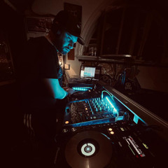 DJ Ross Peckham
