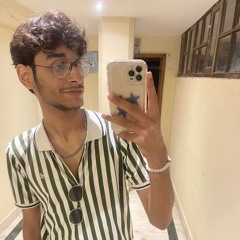 Save this if you are a truly fan of Ariana<3