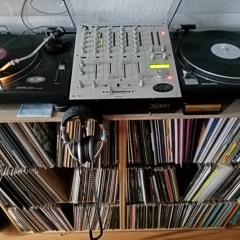 01 - Dj Danny - New Years Day.mp3