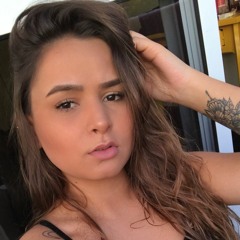 Julia Mendes