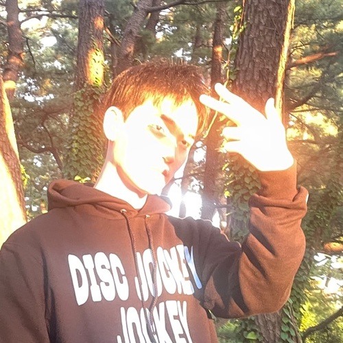 JUNQ KIM’s avatar