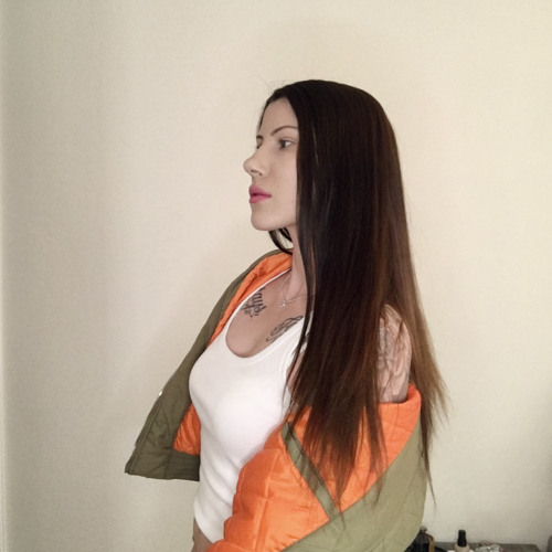 Angelina Eleono’s avatar
