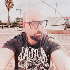 VÍCTOR TEC