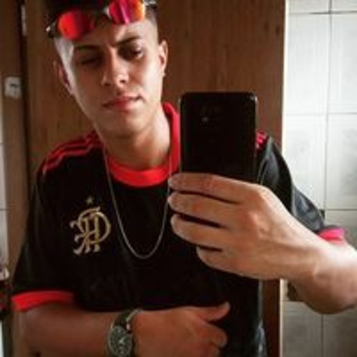 Lukas Souza’s avatar