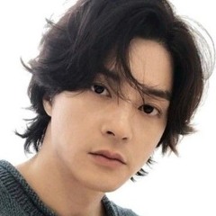 억