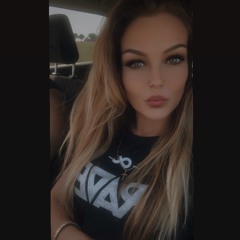 Nina Hcok