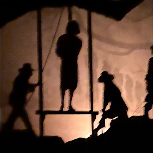 ghosts in my apartment (throwaway)