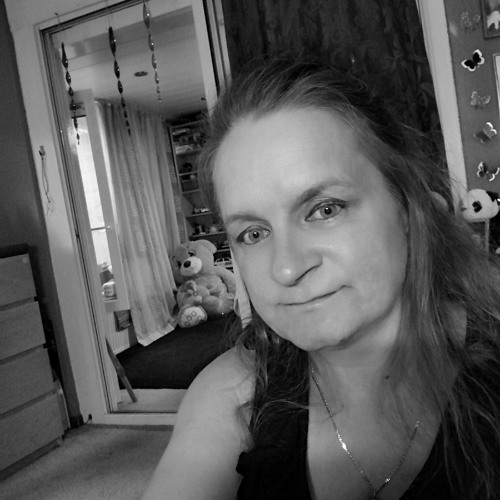 Stream Iwona Brands music Listen to songs, albums, playlists for free