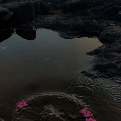 👨🏿‍🦲🎀