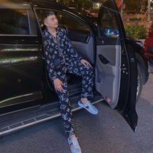 - nst<3 Đồ anh chơi toàn ke với cỏ Biết thế nào bỏ được đây em :3 lên Lên