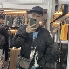 Trung đang nghe nhạc!!