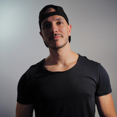 "Johnny Diaz"