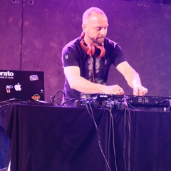 Dj SiSmiK