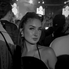 Sienna Saunders