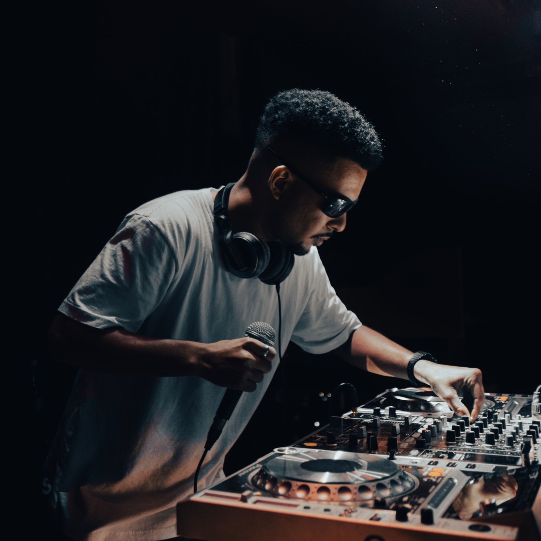 Stream DJ WALL music | Listen to songs, albums, playlists for free on ...