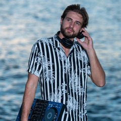 Arthur – Nomad Dancer & DJ