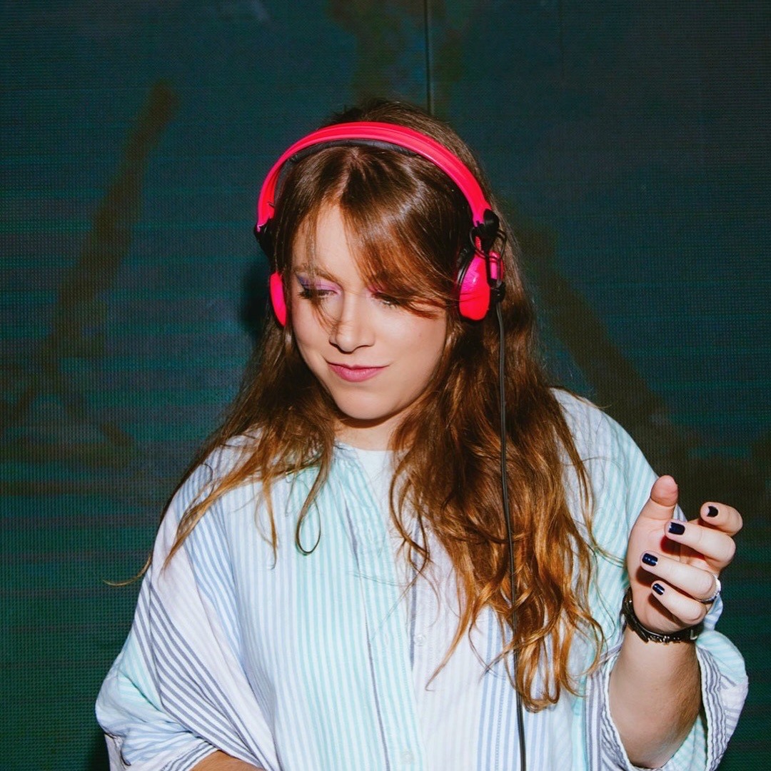 Stream MIREIA music | Listen to songs, albums, playlists for free