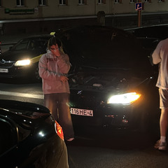 xomzk.