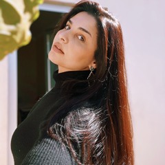 Luna V.