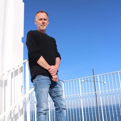 Per Mjöbäck (guitarist)