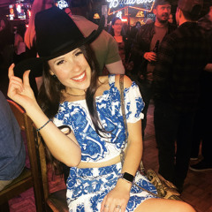 Maggie Christine