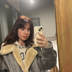 Charli🍒