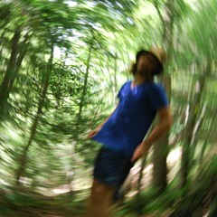 kissed her little sister