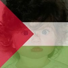 فتاة بالحجاب تجملت