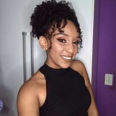 Giovanna Caroline