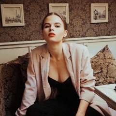 Настя Яхонтова