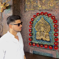 V A R D H A N    N A I K