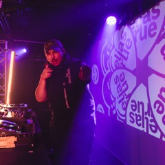 Elias True